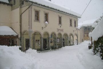 Palazzo Municipale sotto la neve