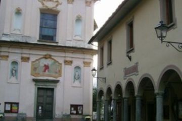 Pioggia autunnale sulla Piazza del Municipio